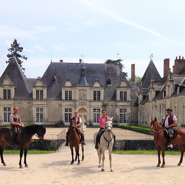 Loire Castles equestrian holidays (France)