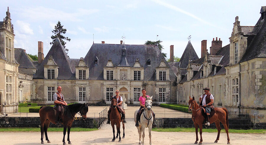 Loire Castles equestrian holidays (France)