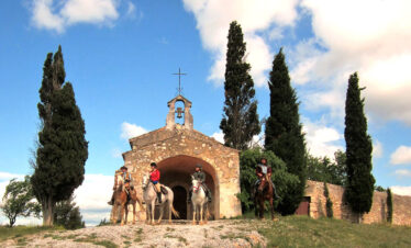 Equestrian holidays in Provence from Luberon to Camargue (France)