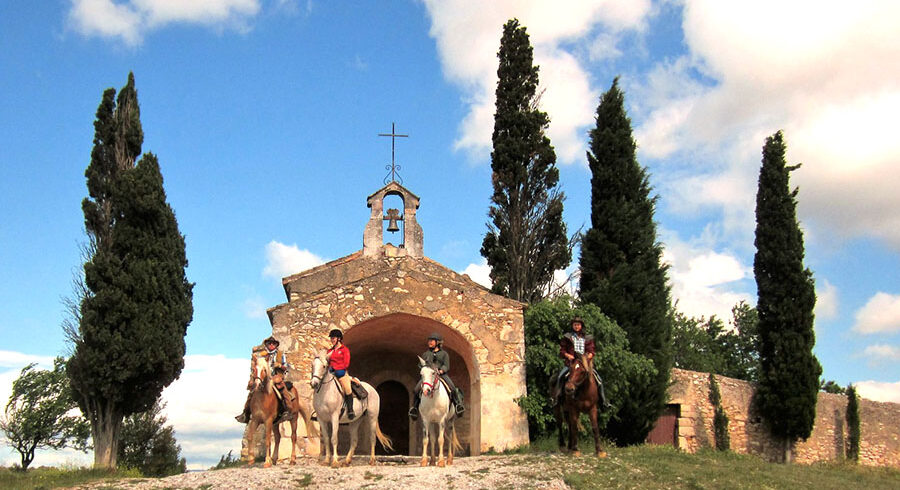 Equestrian holidays in Provence from Luberon to Camargue (France)